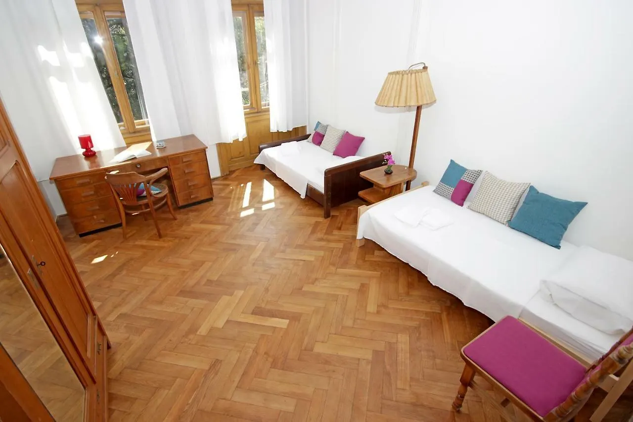 Apartment In The Top Center Of Old Town Pula